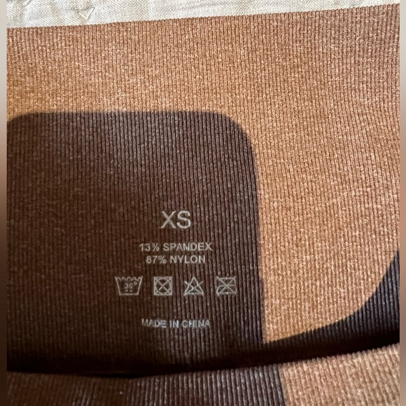 NVGTN Contour Seamless Leggings in Mocha - Picture 5 of 5